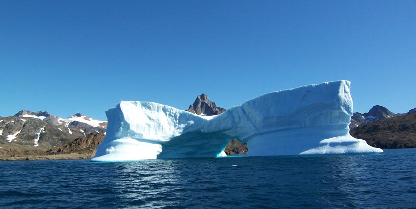 Eisberg vor Tasiilaq