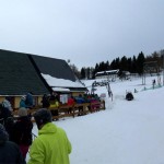 lange Schlange am Lift lange Schlange am Lift