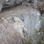 Blick zurück auf einen wirklich schmalen Weg am Großen Lorenzstein